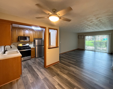 16w471 79th Street - Photo Thumbnail 2
