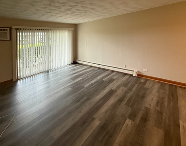 16w471 79th Street - Photo Thumbnail 1