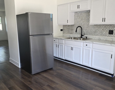 8711 S Throop Street - Photo Thumbnail 4
