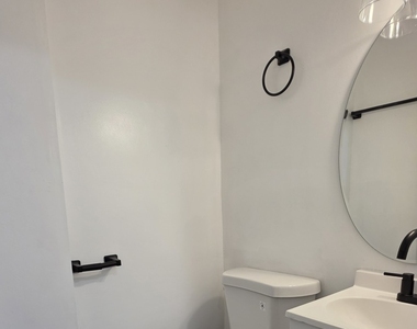 8711 S Throop Street - Photo Thumbnail 9