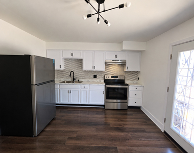 8711 S Throop Street - Photo Thumbnail 3
