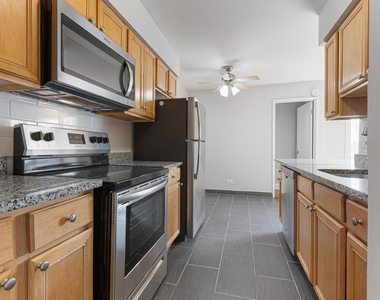 7545 N Winchester Avenue - Photo Thumbnail 2