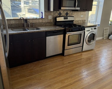 655 N Talman Avenue - Photo Thumbnail 5