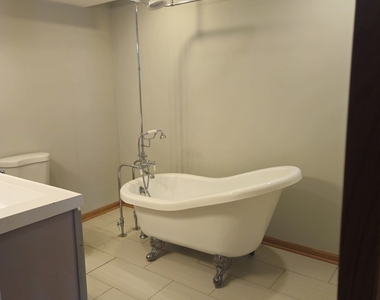 3043 N Ashland Avenue - Photo Thumbnail 8