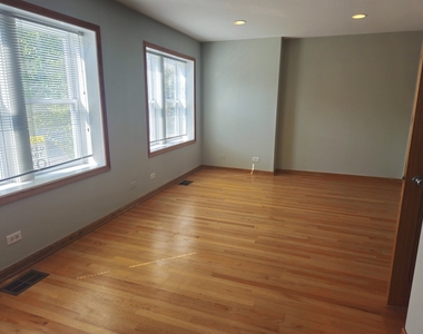 3043 N Ashland Avenue - Photo Thumbnail 6