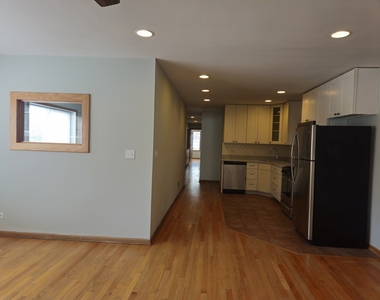 3043 N Ashland Avenue - Photo Thumbnail 13