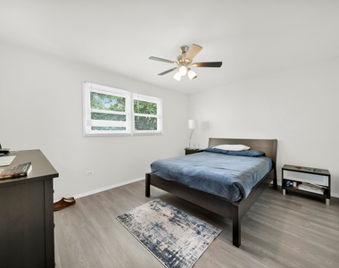 5911 W 125th Place - Photo Thumbnail 12