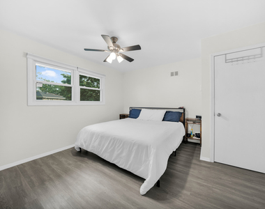 5911 W 125th Place - Photo Thumbnail 13