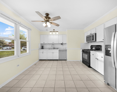 5911 W 125th Place - Photo Thumbnail 3