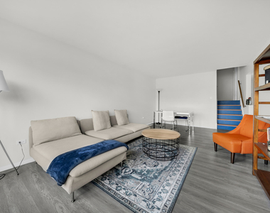 5911 W 125th Place - Photo Thumbnail 6