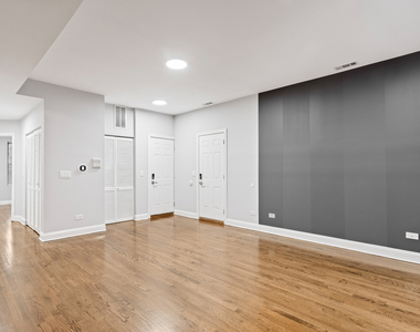 7526 N Seeley Avenue - Photo Thumbnail 3