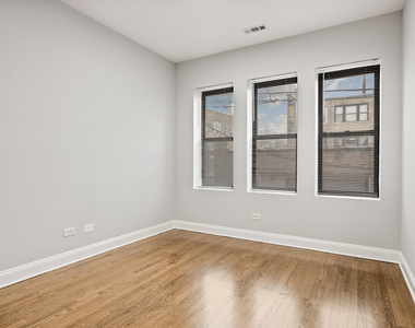 7526 N Seeley Avenue - Photo Thumbnail 5