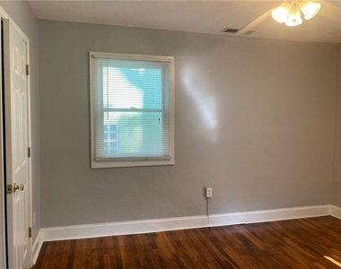 1115 Shelby Place Se - Photo Thumbnail 22
