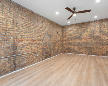 7381 N Damen Avenue - Photo Thumbnail 4