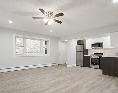 7606 N Eastlake Terrace - Photo Thumbnail 1