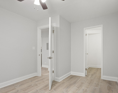 7606 N Eastlake Terrace - Photo Thumbnail 7