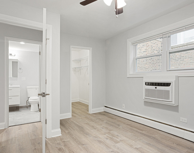 7606 N Eastlake Terrace - Photo Thumbnail 6