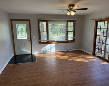 6101 Stonewall Avenue - Photo Thumbnail 3