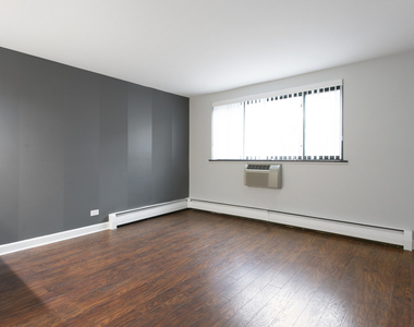 6758 N Sheridan Avenue - Photo Thumbnail 1