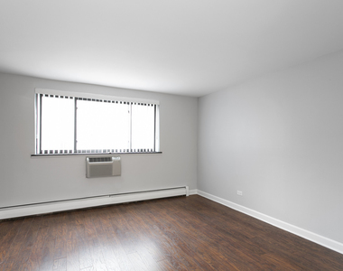 6758 N Sheridan Avenue - Photo Thumbnail 6