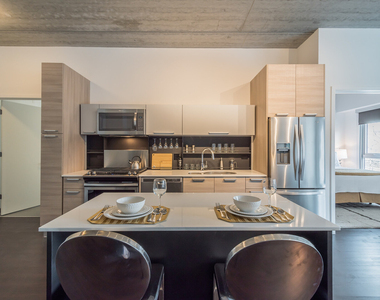 710 W Grand Avenue - Photo Thumbnail 2