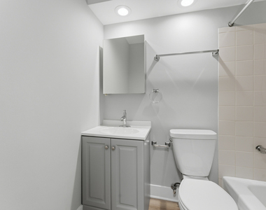 6758 N Sheridan Avenue - Photo Thumbnail 5
