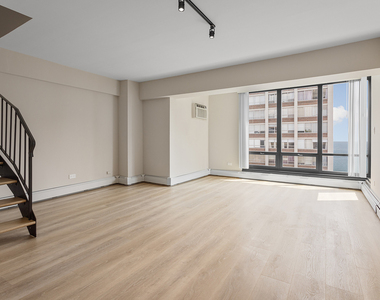 6166 N Sheridan Road - Photo Thumbnail 1
