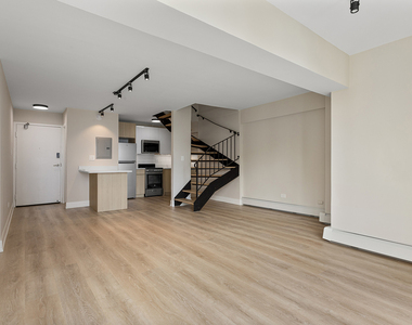 6166 N Sheridan Road - Photo Thumbnail 2