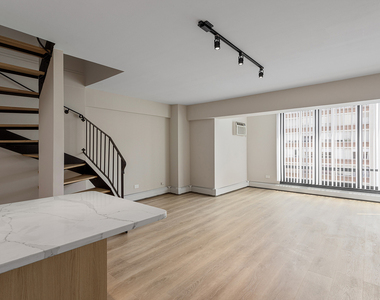 6166 N Sheridan Road - Photo Thumbnail 3