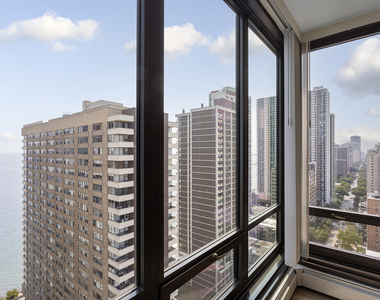 6166 N Sheridan Road - Photo Thumbnail 7