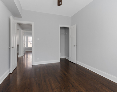 1104 W Glenlake Avenue - Photo Thumbnail 6