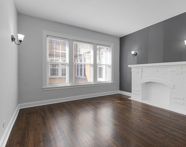 1104 W Glenlake Avenue - Photo Thumbnail 1