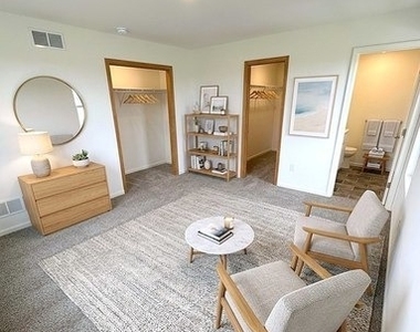 870 Briar Glen Court - Photo Thumbnail 5