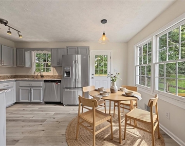 152 Village Drive - Photo Thumbnail 4