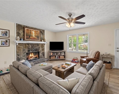 152 Village Drive - Photo Thumbnail 3