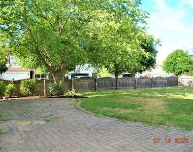 958 Shoreline Drive - Photo Thumbnail 23