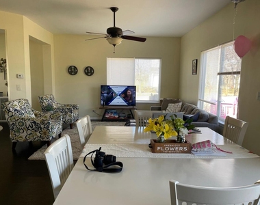958 Shoreline Drive - Photo Thumbnail 9