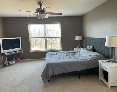 958 Shoreline Drive - Photo Thumbnail 15
