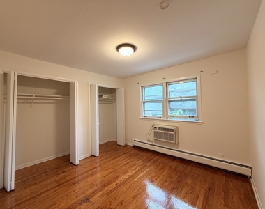1615 Howard Street - Photo Thumbnail 8