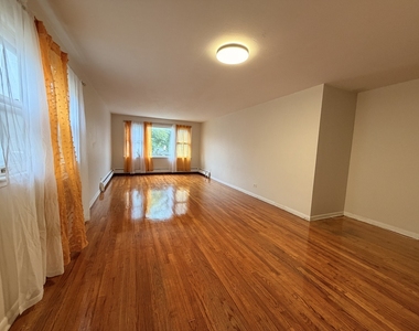 1615 Howard Street - Photo Thumbnail 4