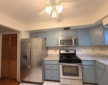 1615 Howard Street - Photo Thumbnail 2