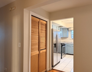 1615 Howard Street - Photo Thumbnail 16