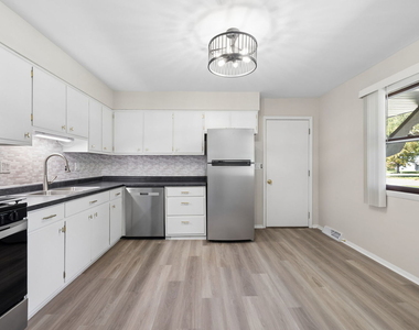 131 Locust Street - Photo Thumbnail 5