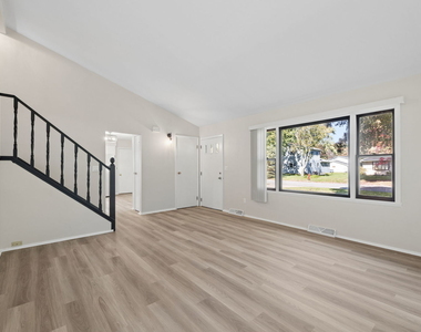 131 Locust Street - Photo Thumbnail 4
