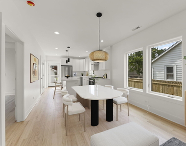 118 N President Street - Photo Thumbnail 4