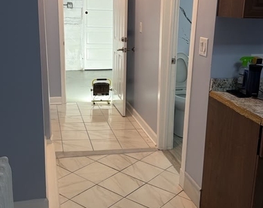 3936 W Cornelia Avenue - Photo Thumbnail 6