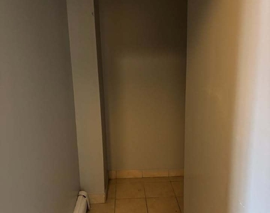 1715 W Chariot Court - Photo Thumbnail 9