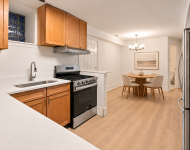 708 W Buckingham Place - Photo Thumbnail 6