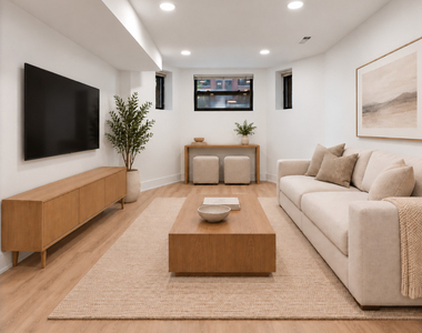 708 W Buckingham Place - Photo Thumbnail 1