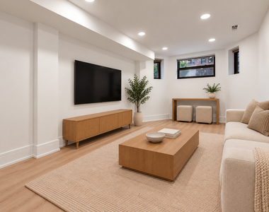 708 W Buckingham Place - Photo Thumbnail 3